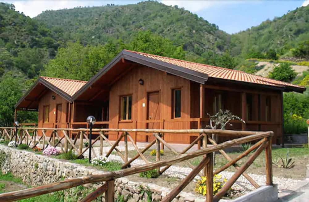 Agriturismo San Cataldo Motta Camastra Eksteriør bilde