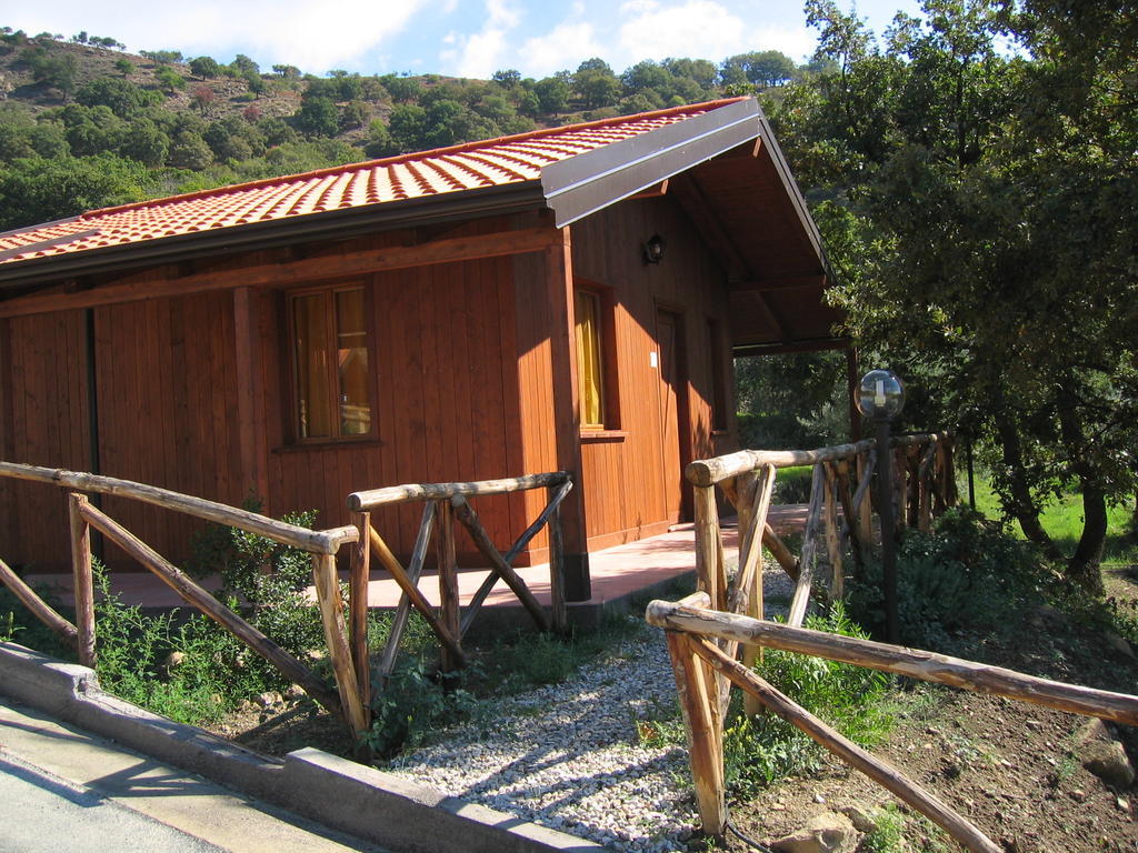 Agriturismo San Cataldo Motta Camastra Eksteriør bilde
